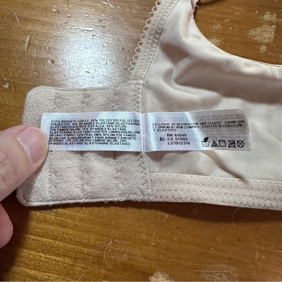 Wacoal Nude Full-Coverage Bra - Size 36D - Picture 8 of 9